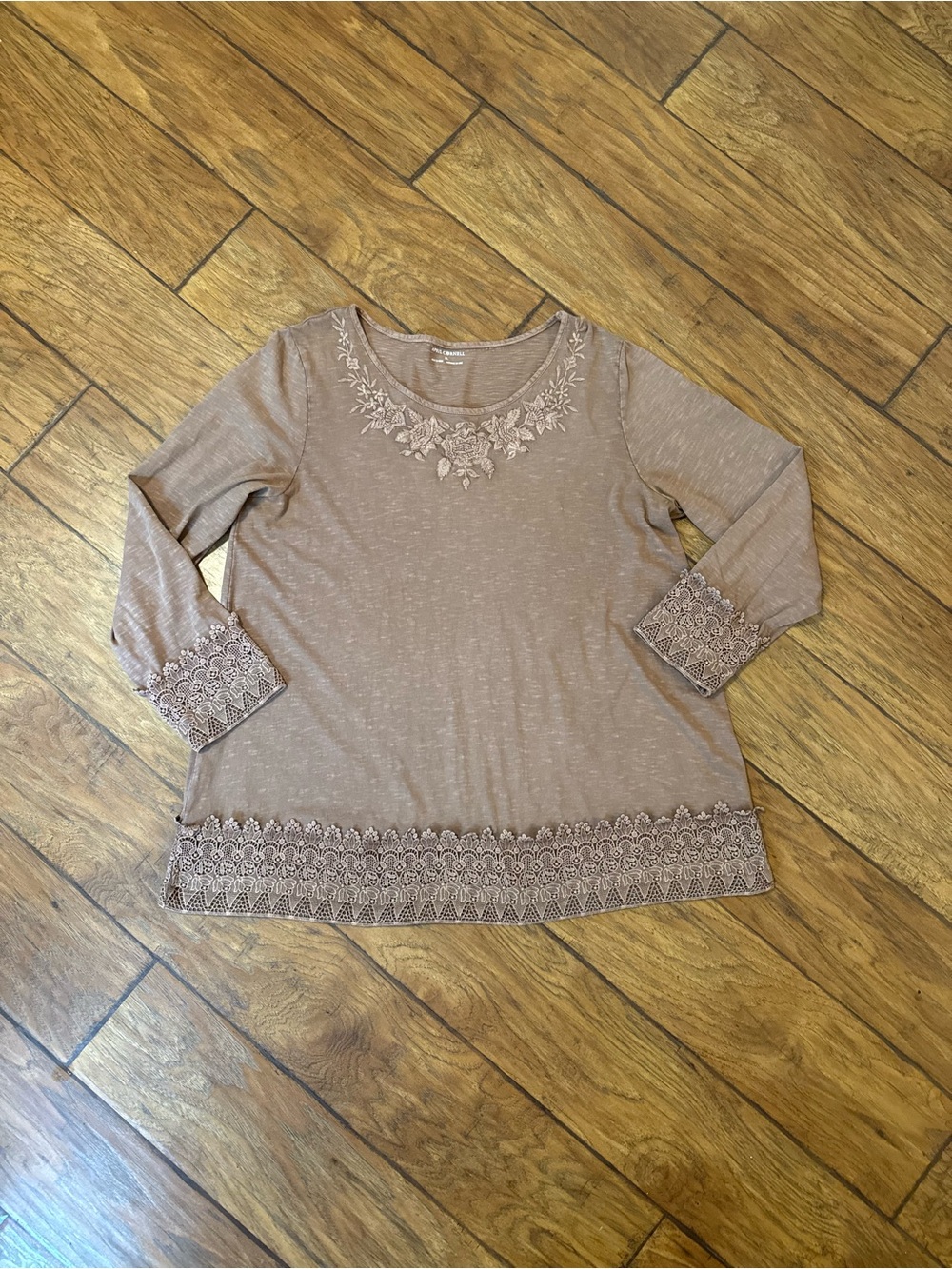 April Cornell Embroidered Long-Sleeve Women's Top in Taupe Sz XL